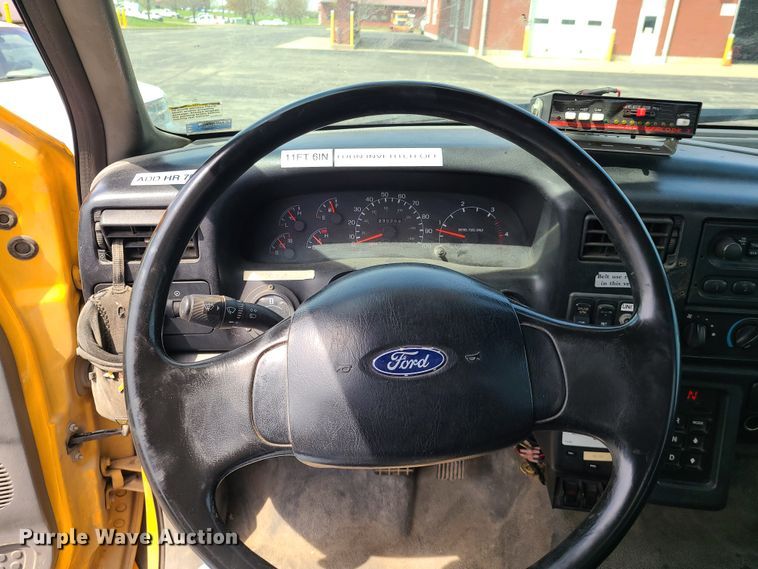 image for item DH5956 2006 Ford F750 Super Duty  bucket truck