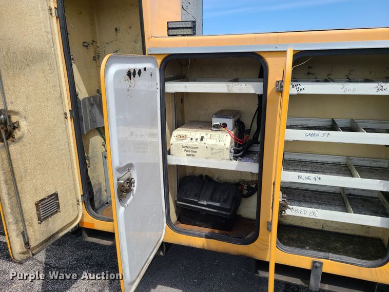 image for item DH5956 2006 Ford F750 Super Duty  bucket truck