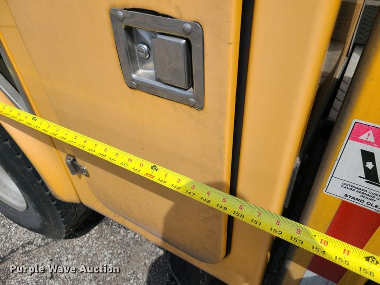 image for item DH5956 2006 Ford F750 Super Duty  bucket truck
