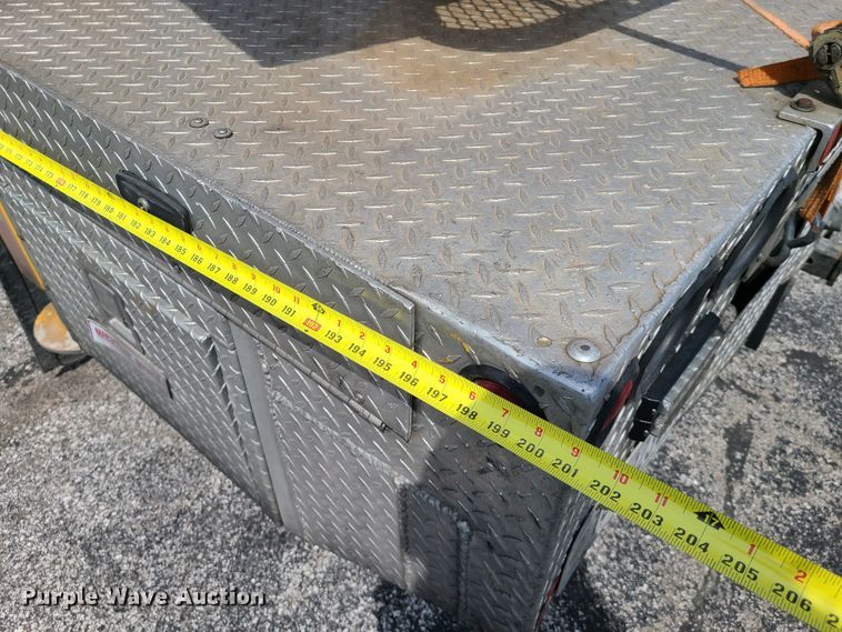 image for item DH5956 2006 Ford F750 Super Duty  bucket truck