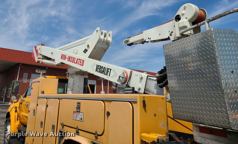 image for item DH5956 2006 Ford F750 Super Duty  bucket truck