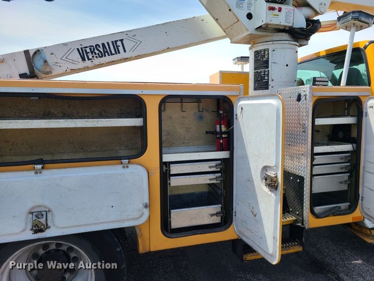 image for item DH5956 2006 Ford F750 Super Duty  bucket truck