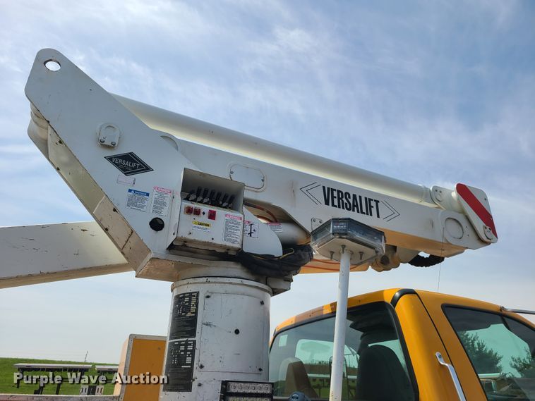 image for item DH5956 2006 Ford F750 Super Duty  bucket truck
