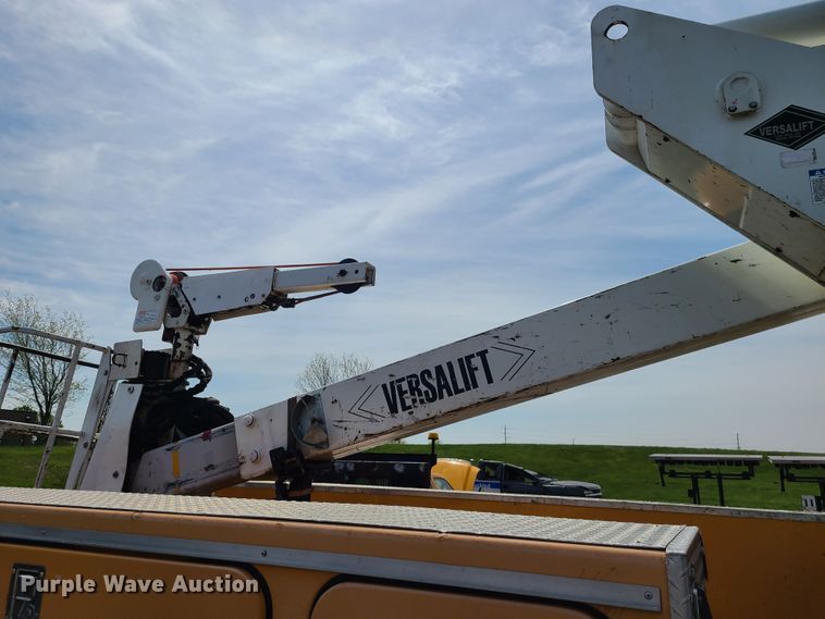 image for item DH5956 2006 Ford F750 Super Duty  bucket truck
