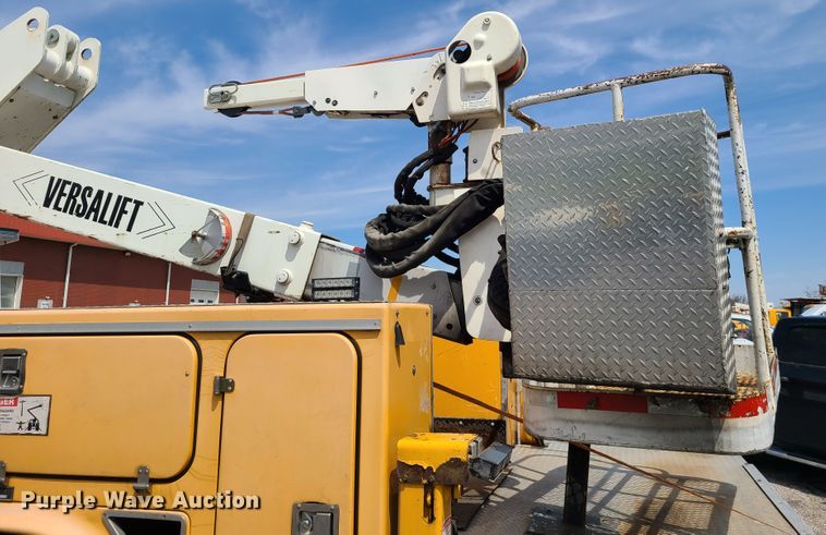 image for item DH5956 2006 Ford F750 Super Duty  bucket truck
