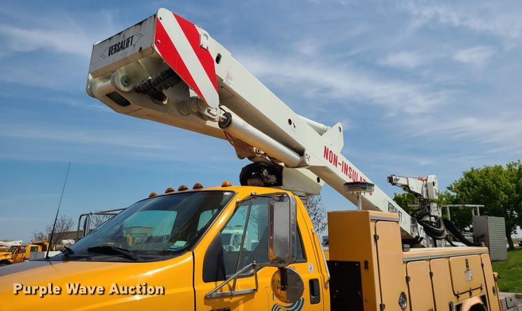 image for item DH5956 2006 Ford F750 Super Duty  bucket truck