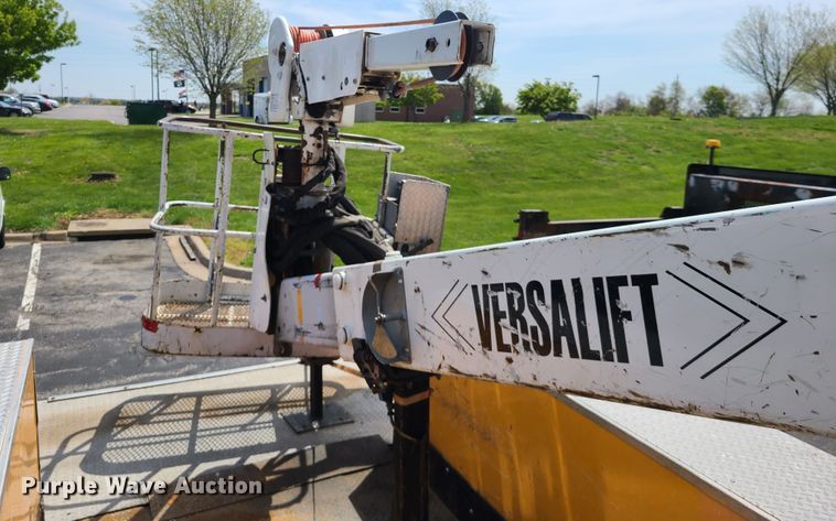 image for item DH5956 2006 Ford F750 Super Duty  bucket truck