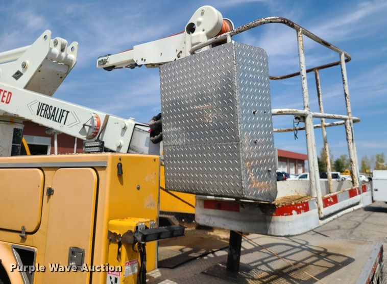 image for item DH5956 2006 Ford F750 Super Duty  bucket truck