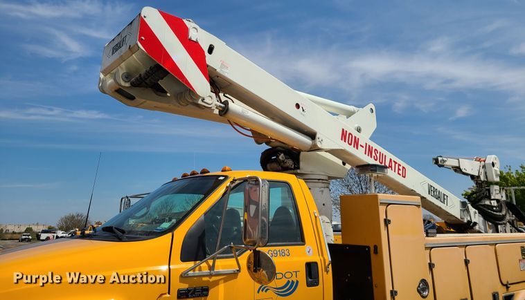 image for item DH5956 2006 Ford F750 Super Duty  bucket truck