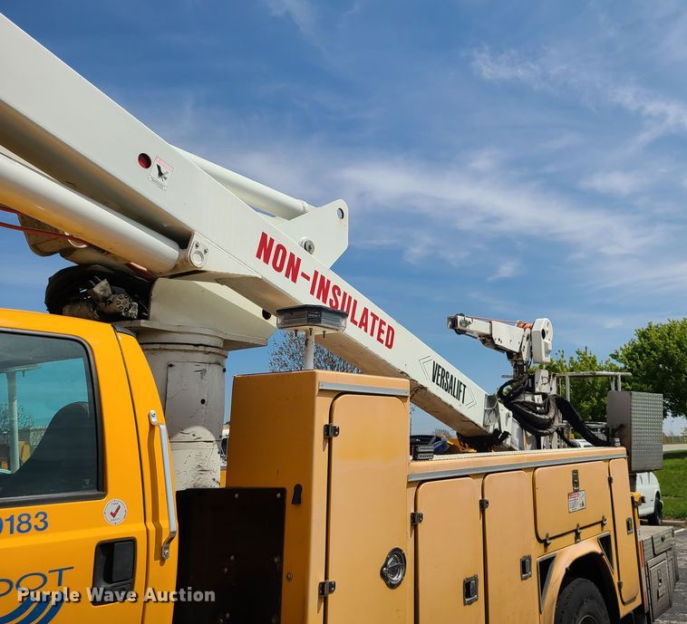 image for item DH5956 2006 Ford F750 Super Duty  bucket truck