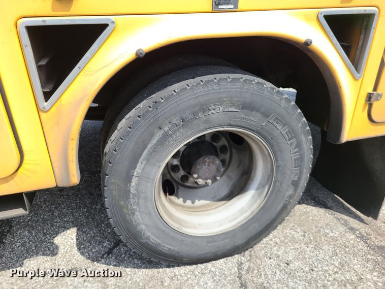 image for item DH5956 2006 Ford F750 Super Duty  bucket truck