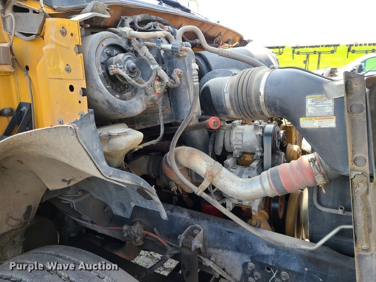 image for item DH5956 2006 Ford F750 Super Duty  bucket truck