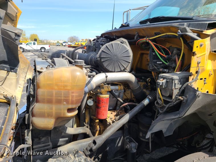 image for item DH5956 2006 Ford F750 Super Duty  bucket truck
