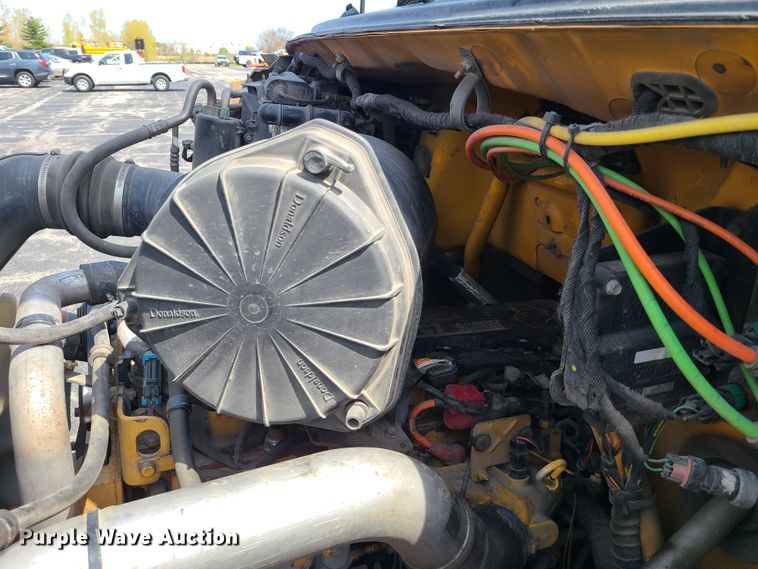 image for item DH5956 2006 Ford F750 Super Duty  bucket truck
