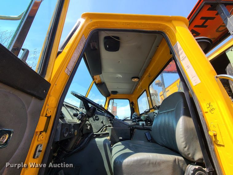 image for item DH5961 1997 Volvo WX  paint striper truck