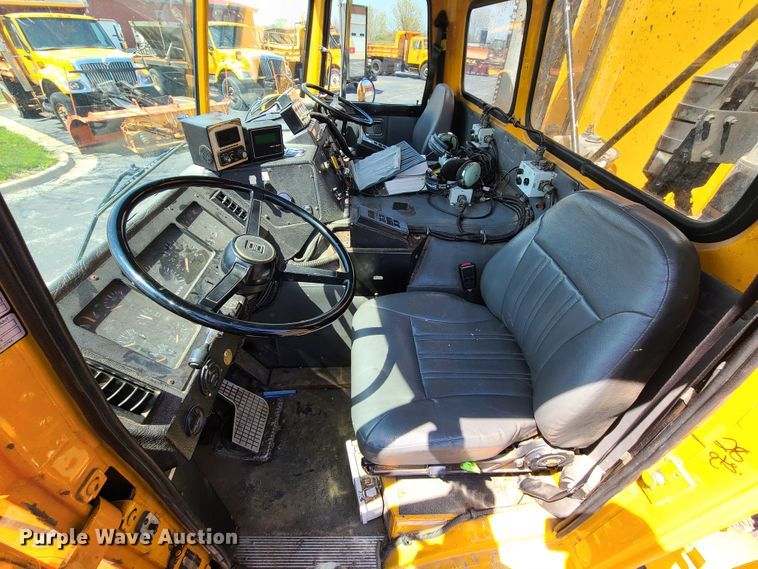 image for item DH5961 1997 Volvo WX  paint striper truck