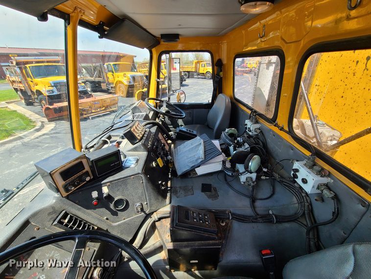 image for item DH5961 1997 Volvo WX  paint striper truck