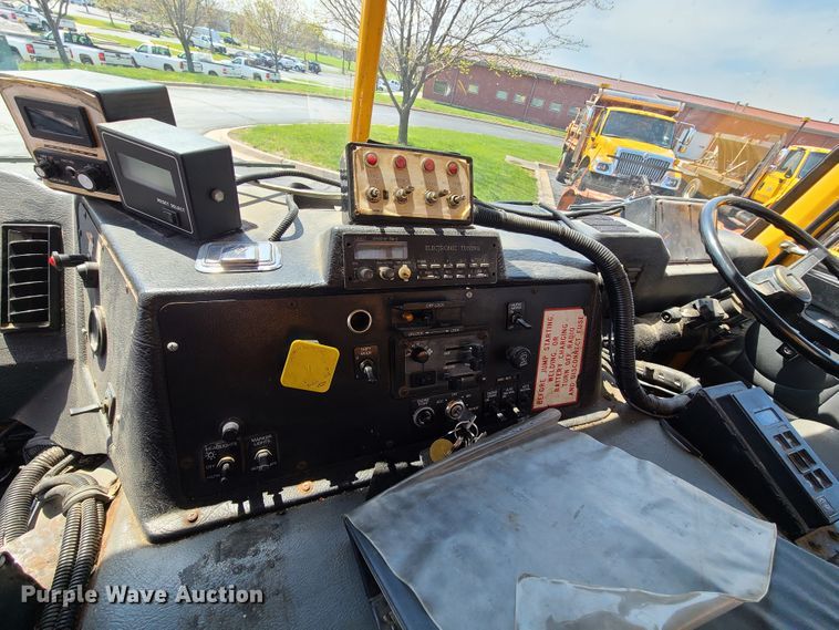 image for item DH5961 1997 Volvo WX  paint striper truck