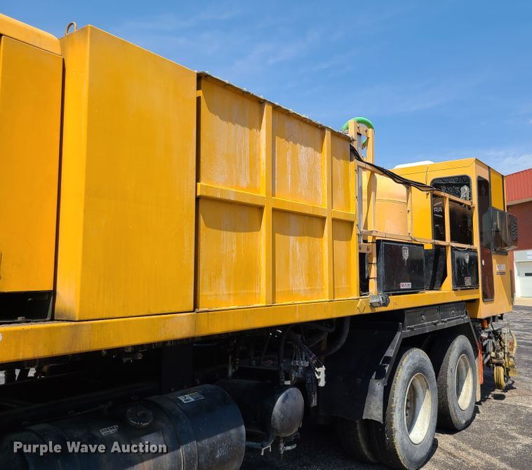 image for item DH5961 1997 Volvo WX  paint striper truck