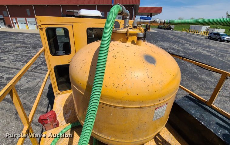 image for item DH5961 1997 Volvo WX  paint striper truck