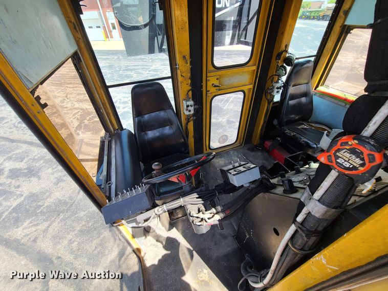 image for item DH5961 1997 Volvo WX  paint striper truck