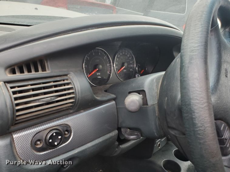 image for item DI4765 2004 Chrysler Sebring Touring