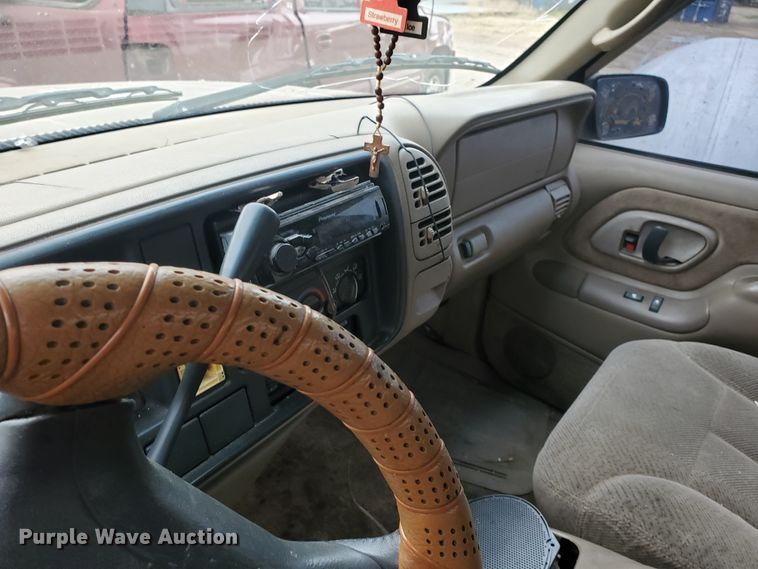 image for item DI4774 1997 Chevrolet C1500  Ext. Cab pickup truck