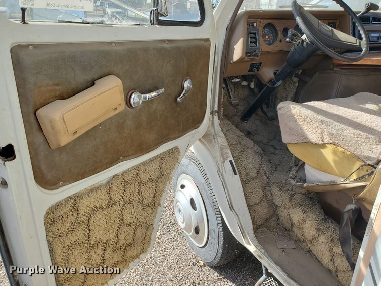 image for item DI5001 1978 Winnebago Istaca  RV