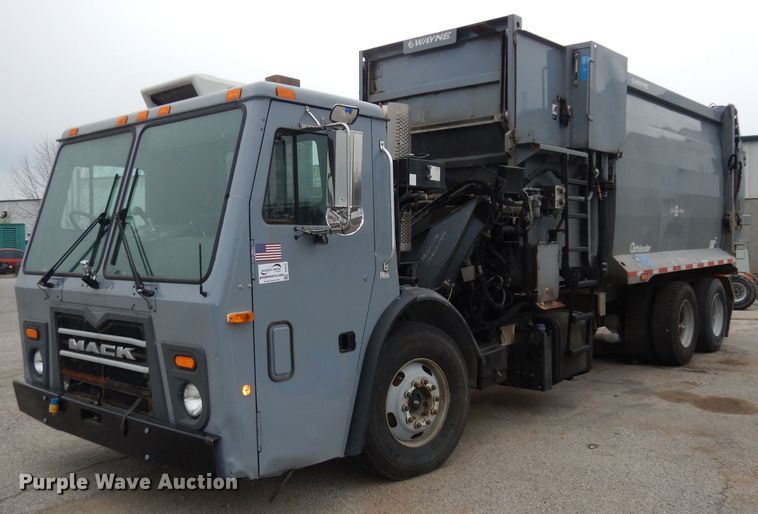 image for item DI6526 2013 Mack LE600  refuse truck