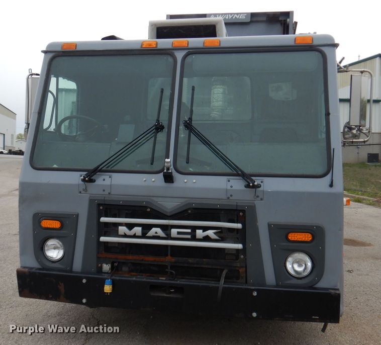 image for item DI6526 2013 Mack LE600  refuse truck