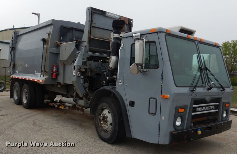 image for item DI6526 2013 Mack LE600  refuse truck