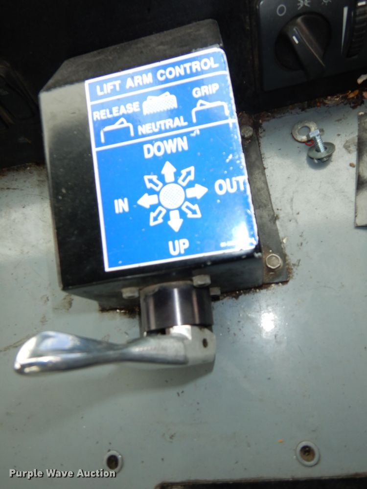 image for item DI6526 2013 Mack LE600  refuse truck