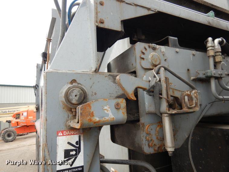 image for item DI6526 2013 Mack LE600  refuse truck