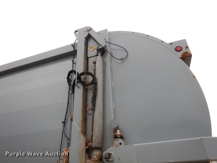 image for item DI6526 2013 Mack LE600  refuse truck