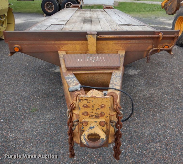 image for item DJ0443 2001 Belshe DT255  equipment trailer