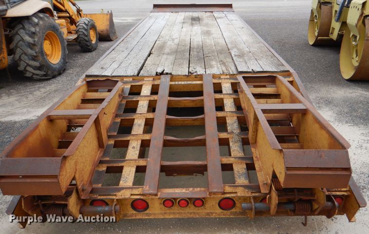 image for item DJ0443 2001 Belshe DT255  equipment trailer