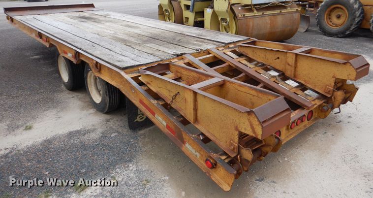image for item DJ0443 2001 Belshe DT255  equipment trailer