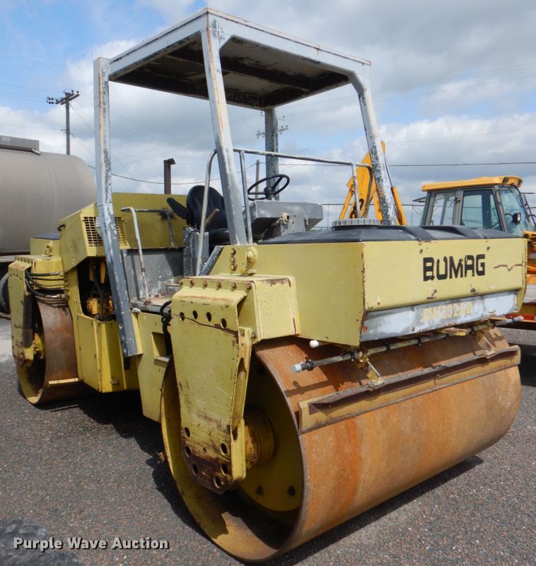 image for item DJ0444 1990 Bomag BW202AD  double drum roller
