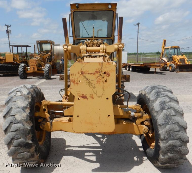 image for item DJ0445 1986 Champion 710A  motor grader