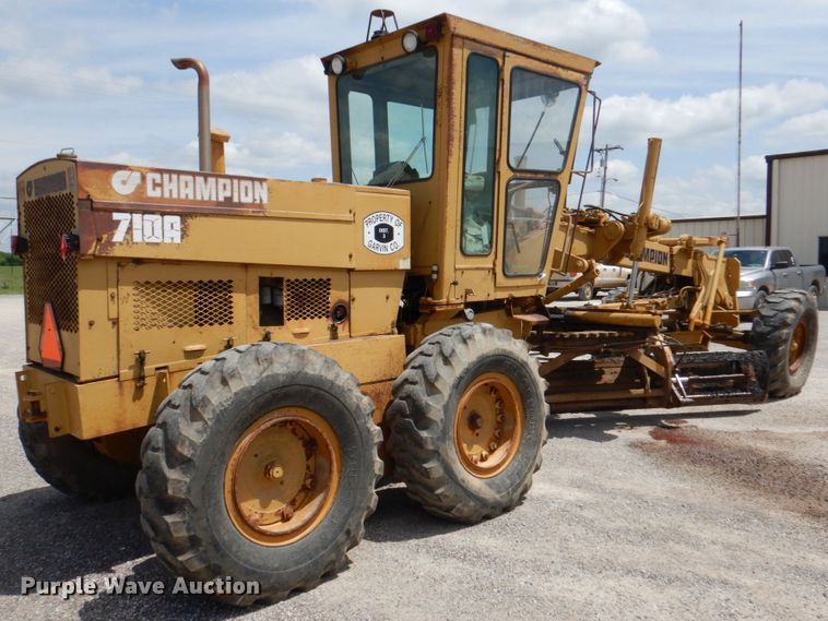 image for item DJ0445 1986 Champion 710A  motor grader