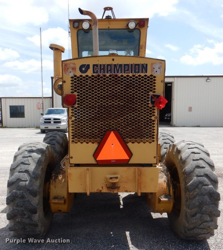 image for item DJ0445 1986 Champion 710A  motor grader