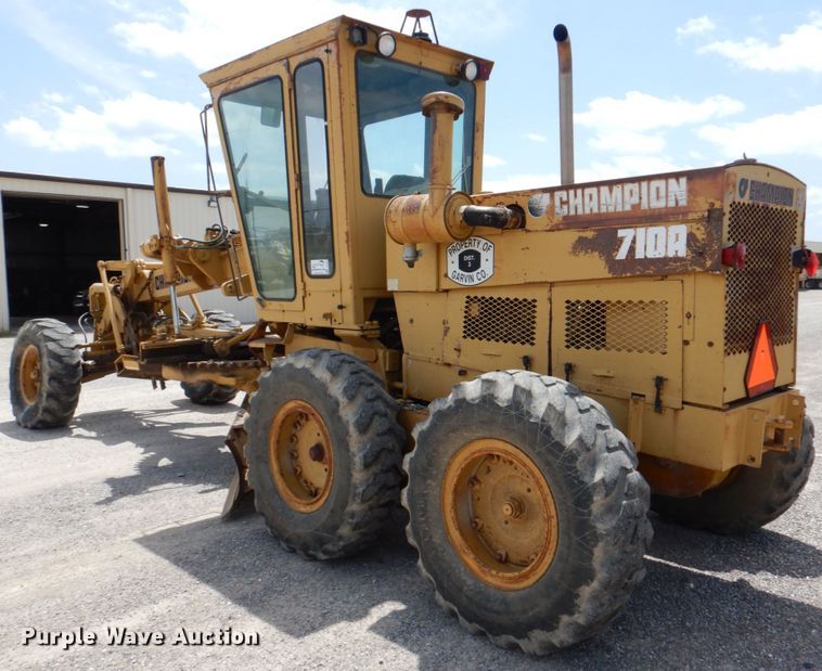 image for item DJ0445 1986 Champion 710A  motor grader