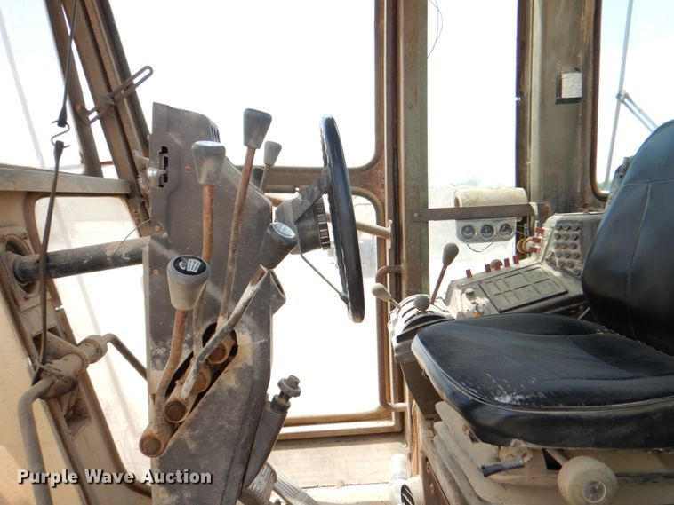 image for item DJ0445 1986 Champion 710A  motor grader