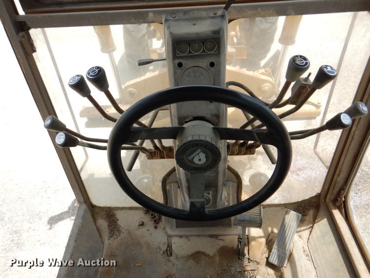 image for item DJ0445 1986 Champion 710A  motor grader