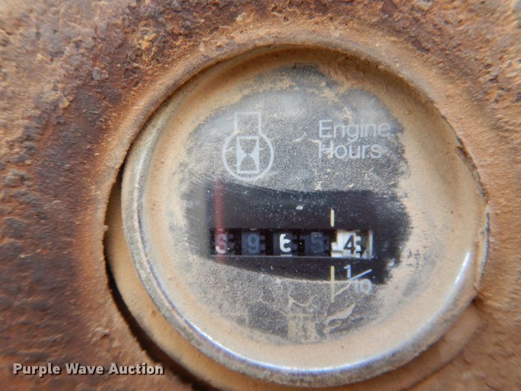 image for item DJ0445 1986 Champion 710A  motor grader