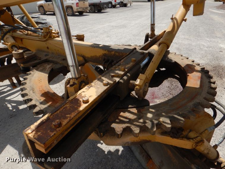 image for item DJ0445 1986 Champion 710A  motor grader