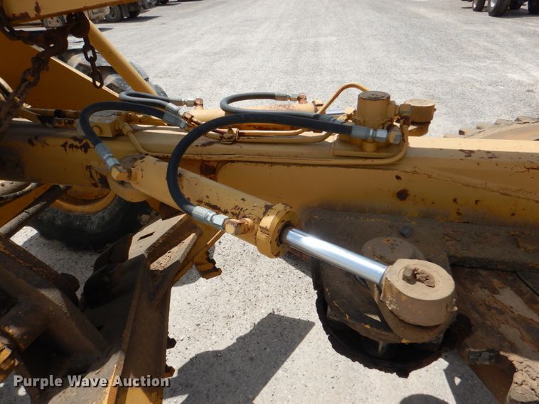 image for item DJ0445 1986 Champion 710A  motor grader