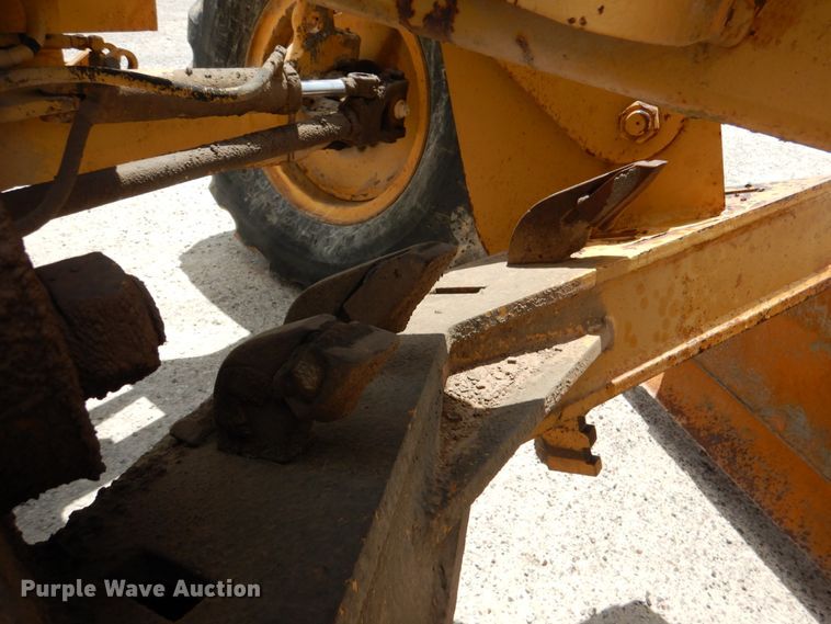 image for item DJ0445 1986 Champion 710A  motor grader