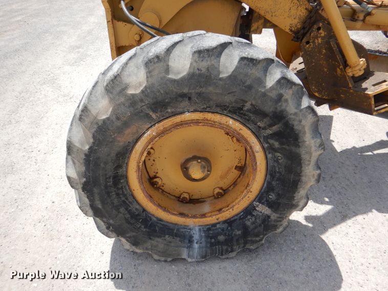 image for item DJ0445 1986 Champion 710A  motor grader