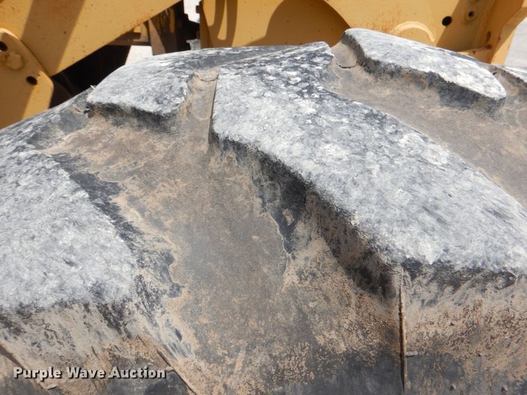 image for item DJ0445 1986 Champion 710A  motor grader